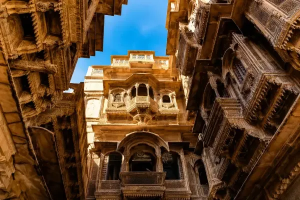 DAY 4: Bikaner / Jaisalmer - 340 km